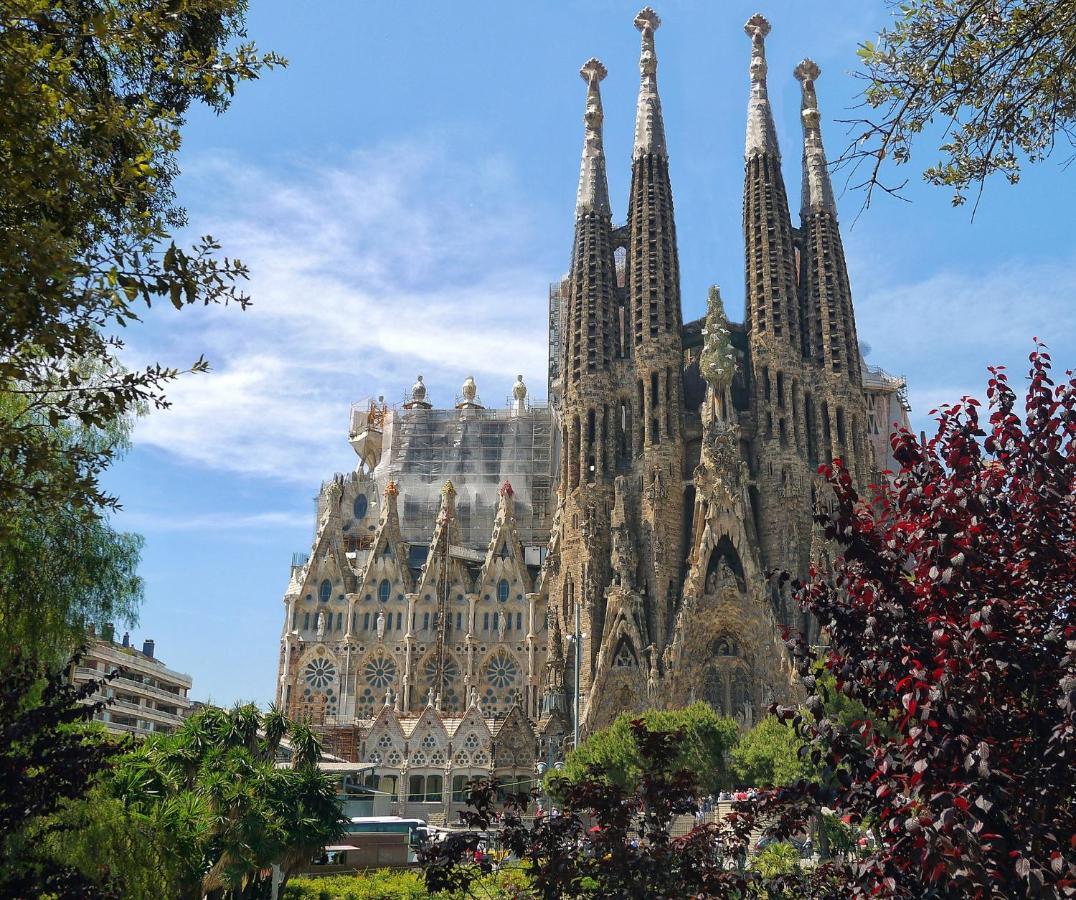 Muntanya - Apartments In Sagrada Familia Barcelona Zewnętrze zdjęcie